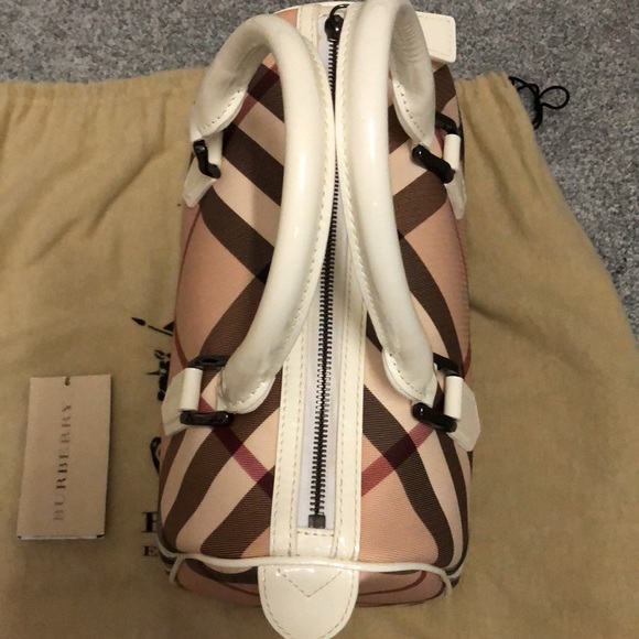 🌟 BRAND NEW 🌟 BURBERRY Small Chester Nova Check Patent Bowling Bag White - Picture 5 of 7